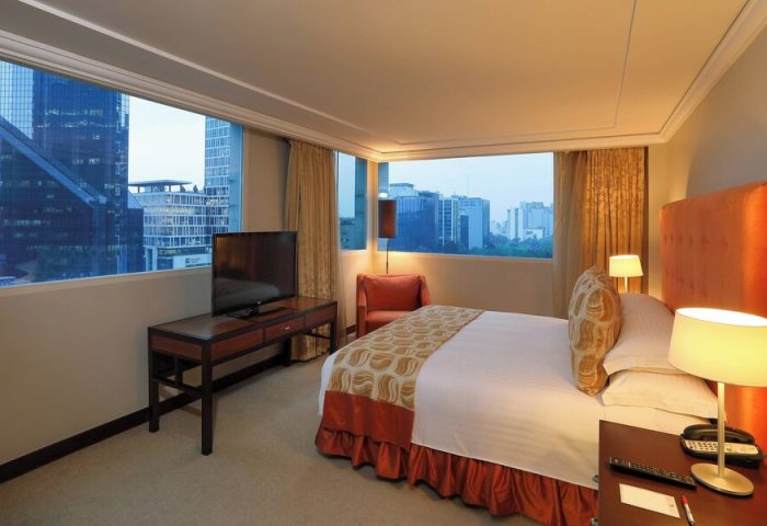 Mexico City Marriott Reforma Hotel room. Gay-friendly hotel with city view, bed, TV, desk. Modern design for gay travelers. #gaytravel