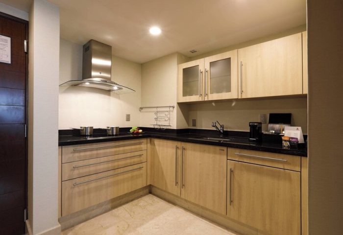 Kitchenette at Mexico City Marriott Reforma Hotel. Gay-friendly hotel with modern amenities, perfect for LGBTQ+ travelers.