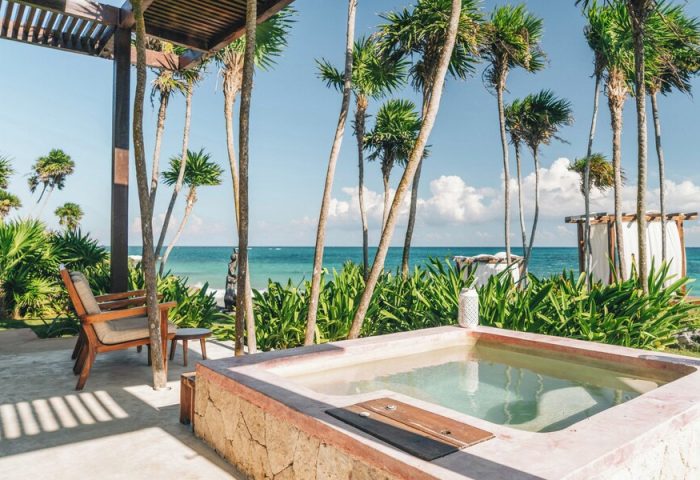 Mi Amor a Colibri Boutique Hotel Adults Only: Gay-friendly hotel with jacuzzi, beach view, palm trees. Ideal for gay men travel.