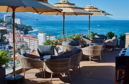 Pinnacle Resorts 179 Adults Only gay-friendly hotel in Puerto Vallarta. Rooftop lounge area with ocean view. Perfect for gay travel.