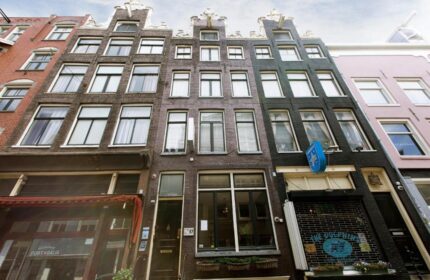 Quentin Golden Bear Hotel, a gay-friendly hotel in Amsterdam. The hotel is in a traditional canal house. Gay travel advice for your trip.