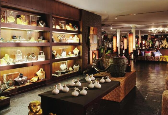 Rayavadee Hotel's boutique. Jewelry and crafts are displayed. Gay-friendly hotel with unique shopping experiences for gay men travelers.