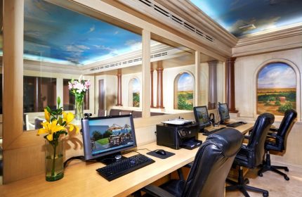 Hotel Royal Reforma business center. Gay-friendly hotel with computers, printer, and office chairs. Sky mural on the ceiling. Zona 2 location.