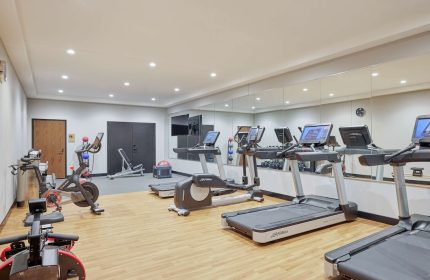 Sable at Navy Pier Chicago, Curio Collection by Hilton gym. Treadmills, bikes, weights. Gay-friendly hotel for active gay men travelers.