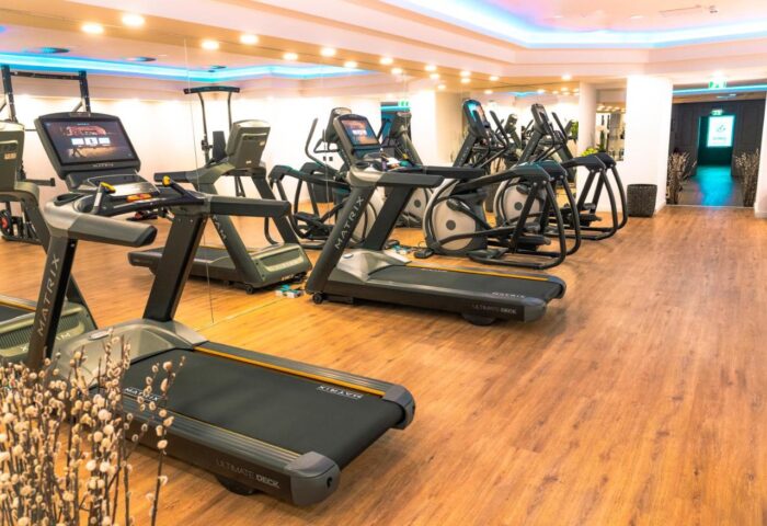 Steigenberger Hotel Köln gym. Gay-friendly hotel fitness center with treadmills and elliptical machines. Workout facilities at this Koln hotel.
