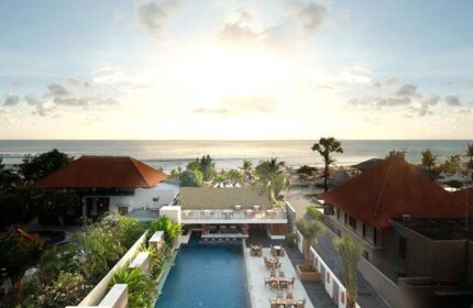 The Bandha Hotel & Suites, a gay-friendly hotel. Overview of the pool, bar and ocean view. Ideal for gay men travel advice.
