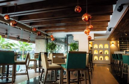 The Reef 28 Hotel & Spa restaurant. Luxury adults-only all-inclusive suites. Gay-friendly hotel with optional all-inclusive.