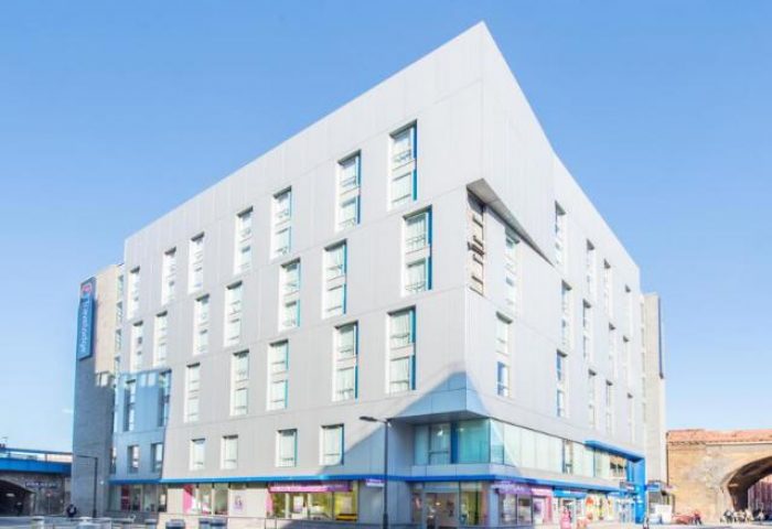Travelodge London Central Southwark: Modern, gay-friendly hotel exterior. Ideal base for exploring London's gay scene and attractions.