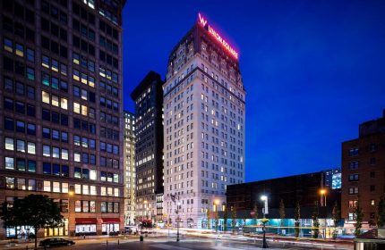 W New York - Union Square Hotel at night. Gay-friendly hotel in Union Square, NYC. Travel advice for gay men in New York.