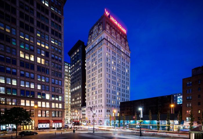 W New York - Union Square Hotel at night. Gay-friendly hotel in Union Square, NYC. Travel advice for gay men in New York.