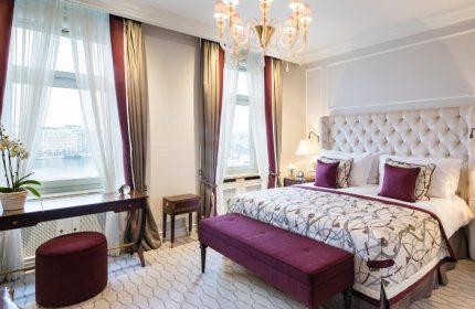 Best Luxury Gay Hotel Hamburg Fairmont Hotel Vier Jahreszeiten