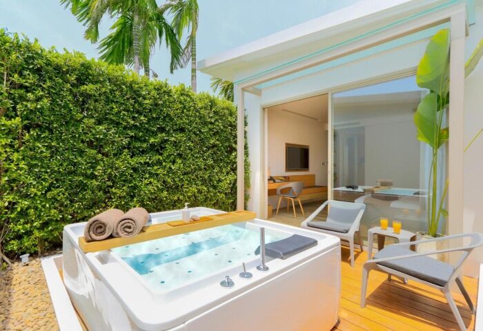 Koh Samui Adults-Only Resort: Private pool villa at Explorar Koh Samui. Best gay resort with spa, perfect for gay men's travel.