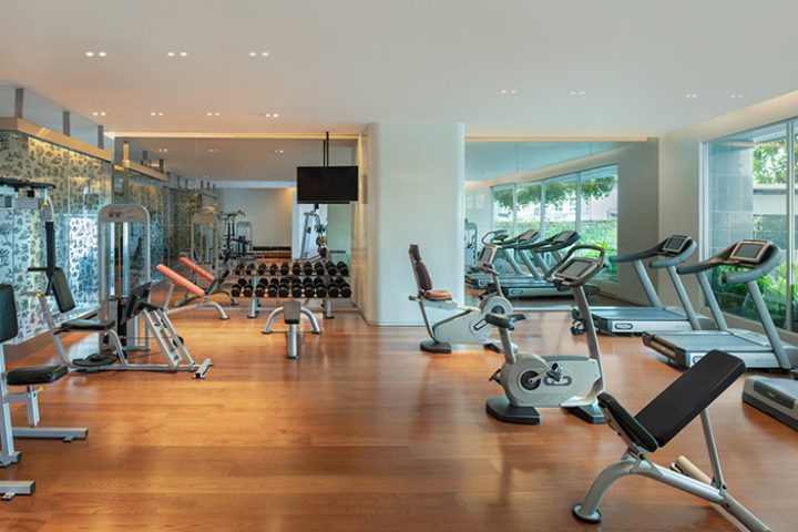 Le Méridien Bangkok gym. Treadmills, weights, and exercise bikes at this top choice gay hotel in Silom. Cheap and modern fitness center.
