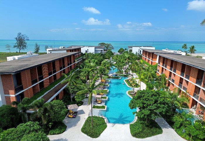 Best Beachfront Honeymoon Gay Hotel Pullman Khao Lak Resort