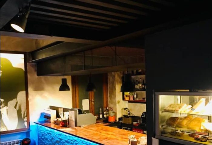 Metro Sauna Centrale Milan bar area. Gay sauna with a bar, snacks, drinks, and a relaxed atmosphere. Gay travel.