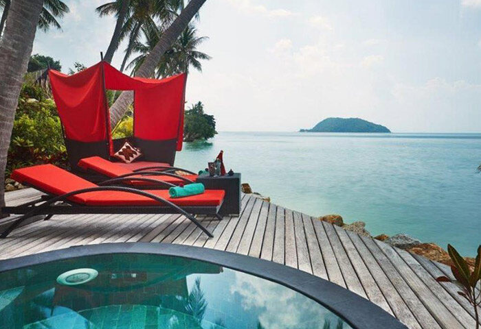 Kupu Kupu Phangan Beach Villas: Luxury gay hotel in Koh Phangan. Beachfront villa with jacuzzi, sunbeds, and stunning ocean views.