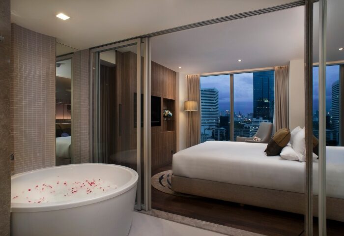 Novotel Top Gay Hotel Bangkok Sukhumvit 20 with Instagram Bathtub