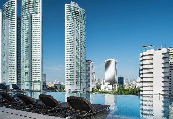 Novotel Best Gay Hotel Bangkok Rooftop Pool Sukhumvit 20