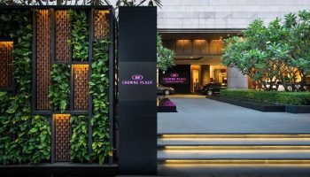 Number One Gay Honeymoon Luxury Hotel Bangkok Crowne Plaza Bangkok Lumpini Park