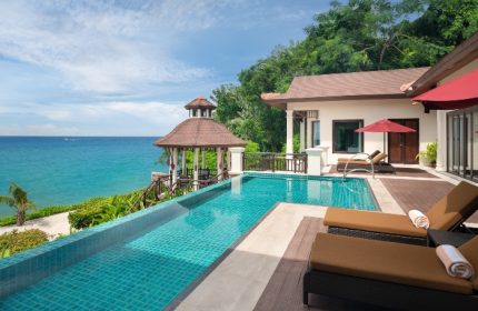 InterContinental Pattaya Resort private pool villa. Gay travel luxury: ocean view, infinity pool, & gazebo. Perfect for a romantic getaway. IHG Hotel.