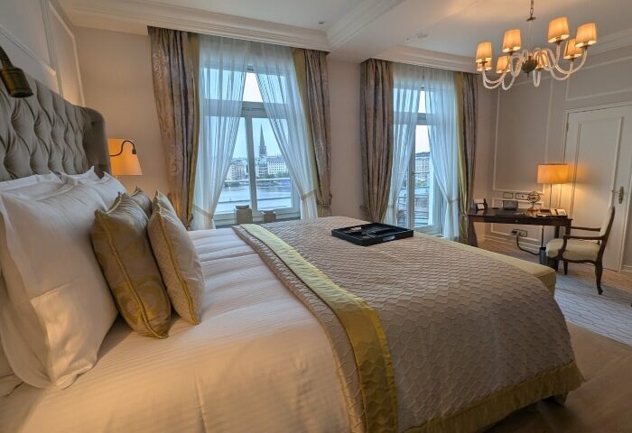 Most Popular Luxury Lakefront Gay Hotel Hamburg Fairmont Hotel Vier Jahreszeiten