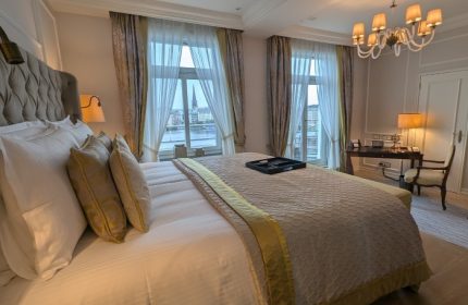 Most Popular Luxury Lakefront Gay Hotel Hamburg Fairmont Hotel Vier Jahreszeiten