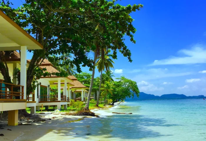 Pawapi Resort, Koh Mook, Trang. Beachfront bungalows at Pawapi Koh Mook. Tropical gay travel destination. Explorer Pawapi Koh Mook resort.