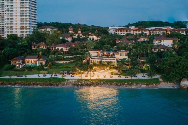 InterContinental Pattaya Resort beachfront view at dusk. Luxury gay honeymoon hotels in Pattaya. Perfect for romantic getaways. IHG Hotel.