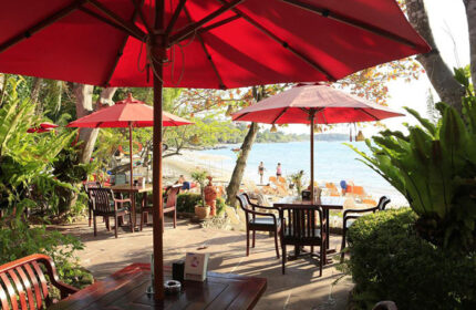 Samed Villa Resort beachfront view. Koh Samet's top gay hotel offers a relaxing outdoor dining experience. Enjoy the beach and sea views.