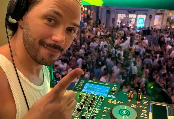 Quetzal Best Paris Gay Bars with Live DJ