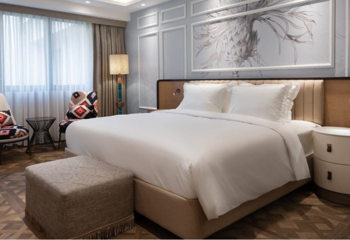 Burdock Hotel Istanbul, Autograph Collection: Luxe room interior. King bed, stylish decor, near gay bars. Sheap gay hotels Istanbul.