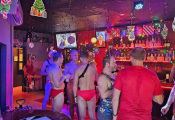 Tapas Waikiki Gay Drink Place in Honolulu 3