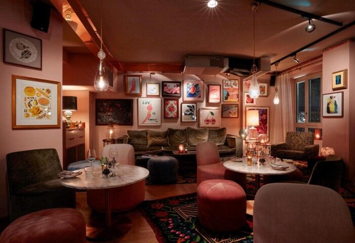 25hours Hotel Terminus Nord's stylish bar area. A top gay honeymoon hotel in Paris near the gay area, perfect for LGBTQ+ travelers.